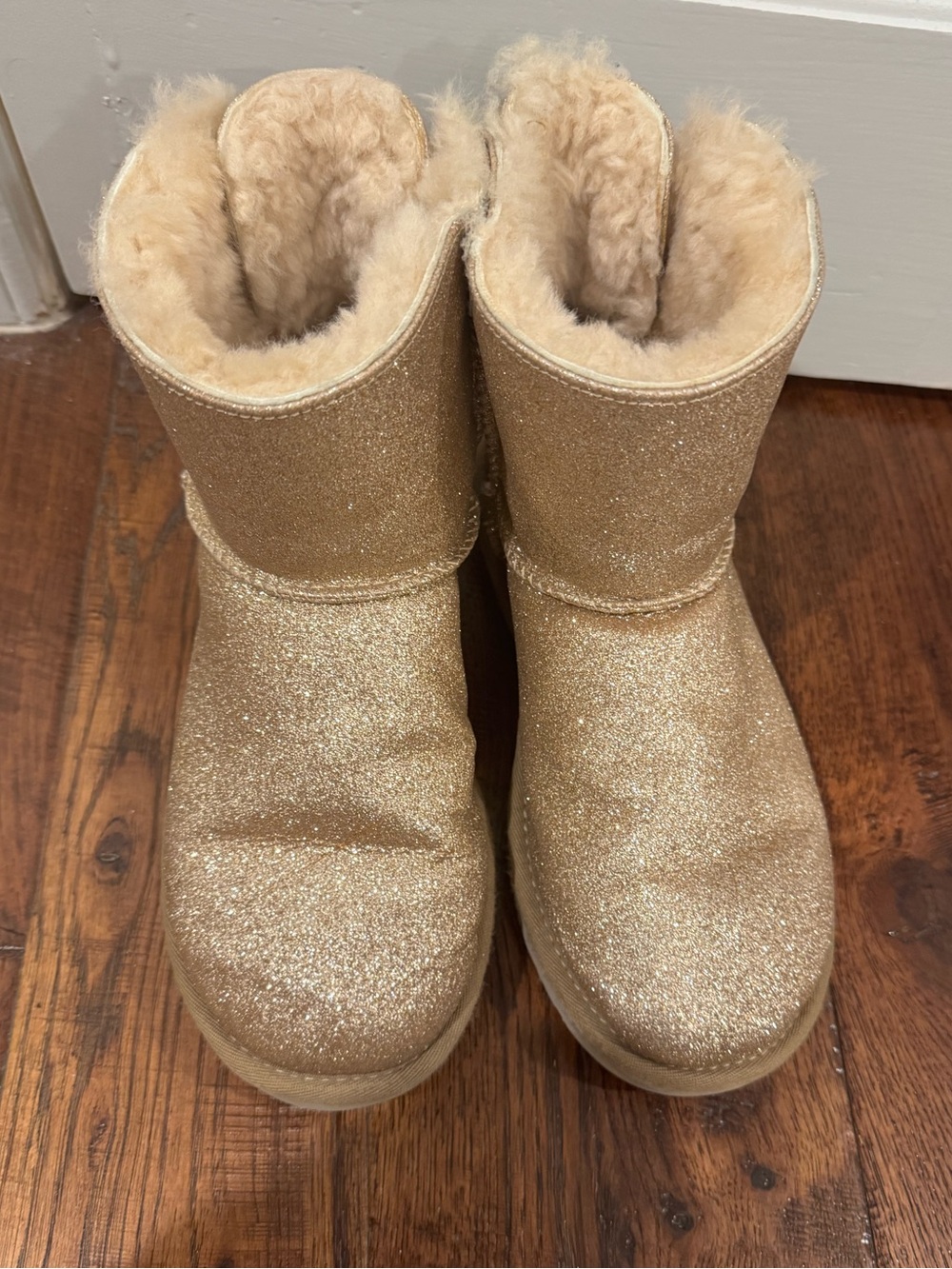UGG Women’s sz 7 Sparkle Short Boot - Gold Glitter- bow in back - Picture 2 of 10